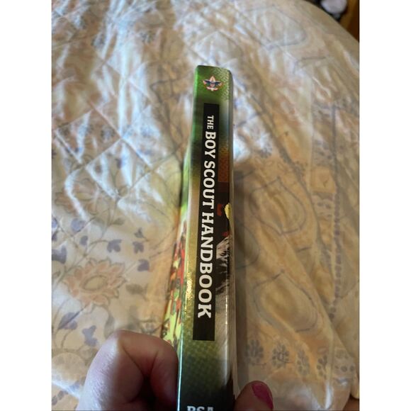 BSA 2009 A Guide to Adventure, A Guidebook for Life The Boy Scout Handbook - Picture 9 of 9